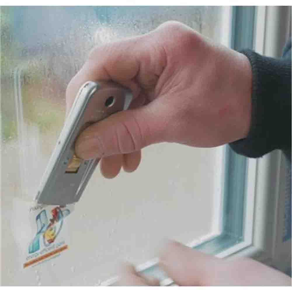 STANLEY® 95mm Professional Glass Scraper